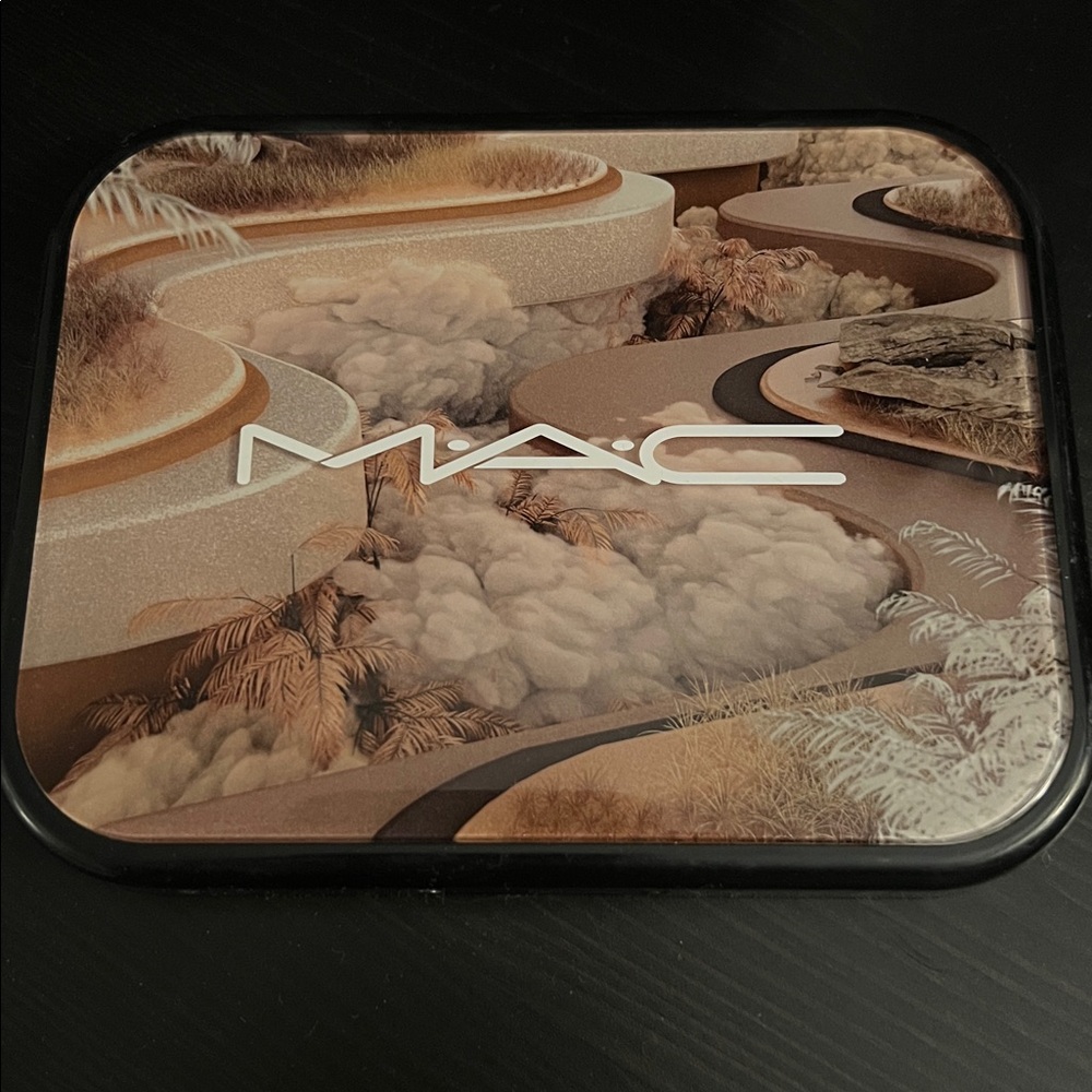 MAC Connect in Color Unfiltered Nudes Eyeshadow Palette 12